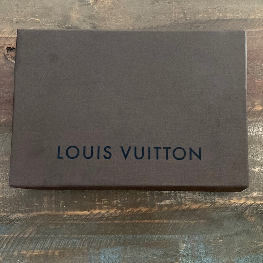 Louis Vuitton favorite pm damier crossbody bag.